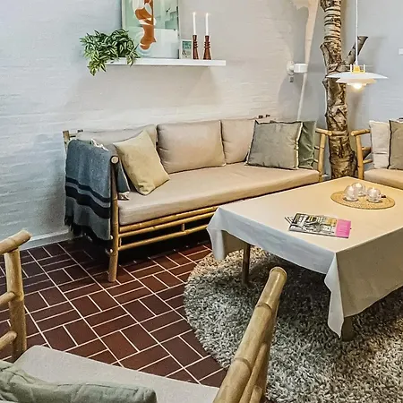 Arnt - 100m From The Sea By Interhome *