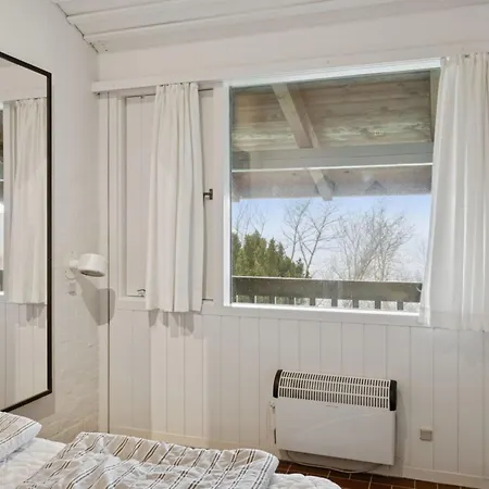 Arnt - 100m From The Sea By Interhome 아파트 알링에